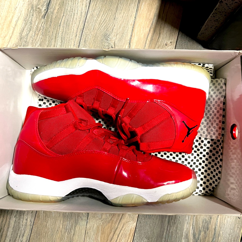 Jordan Retro 11-Win Like 96/ Men’s size 11